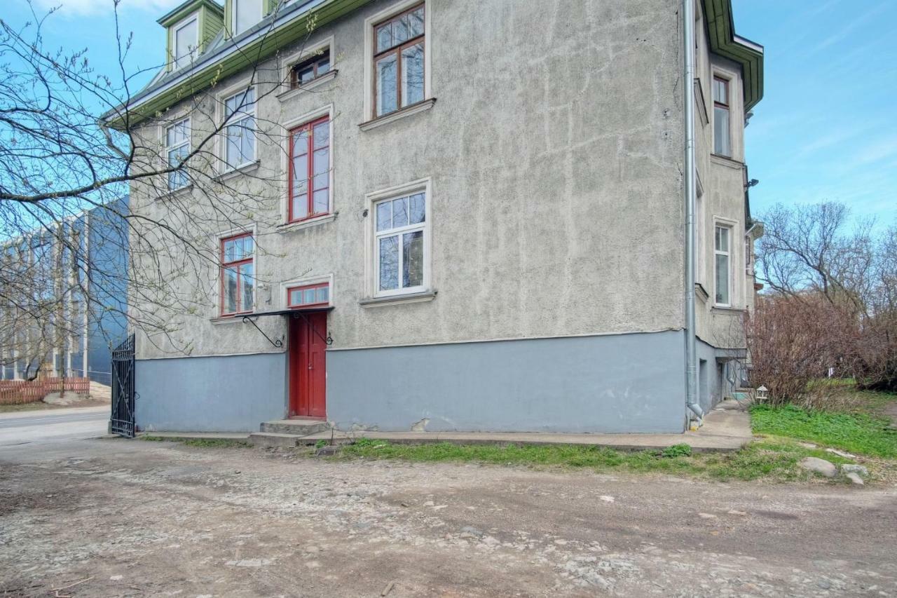 Studio On Tehnika 19 Tallinn Exterior photo
